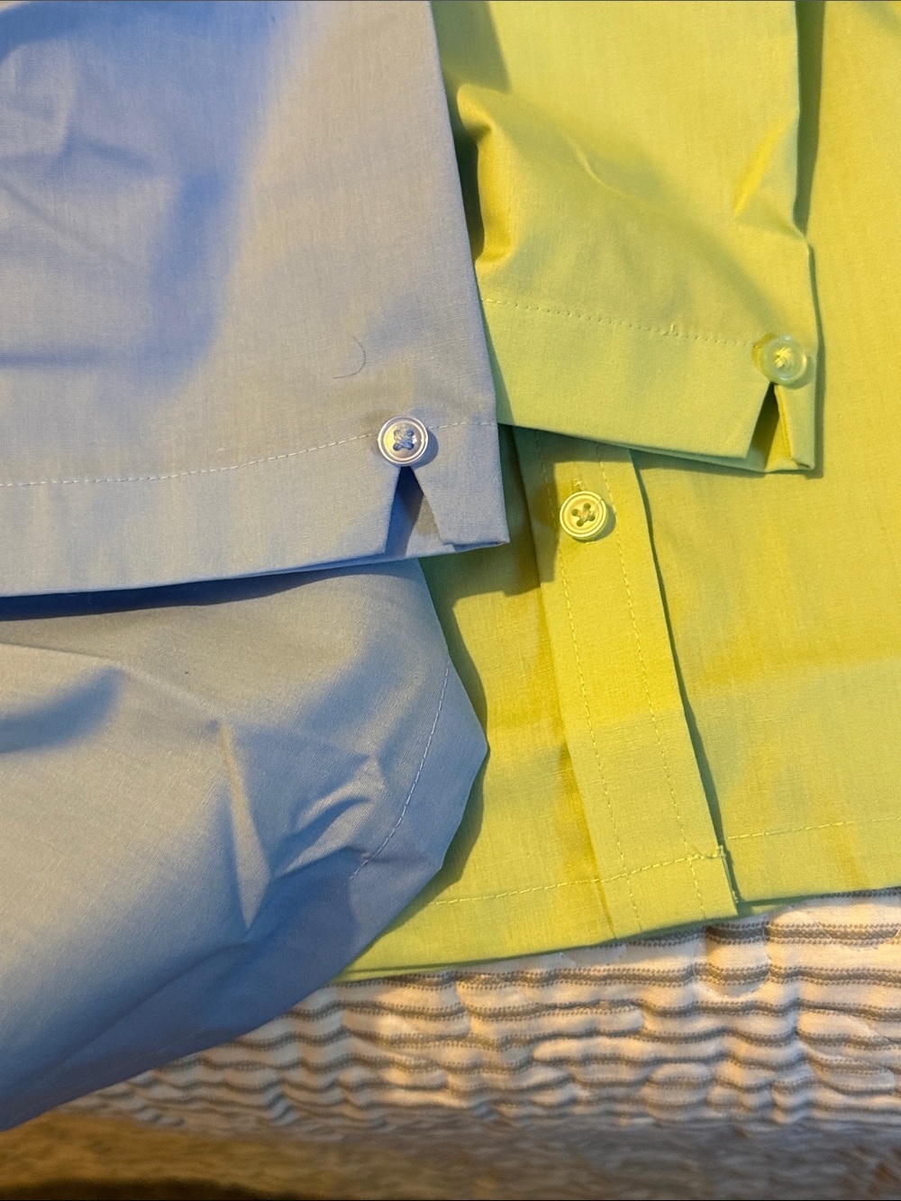 2 Wmn’s Foxcroft Short-Sleeve Blouses in Light Blue and Light Green - Picture 6 of 10